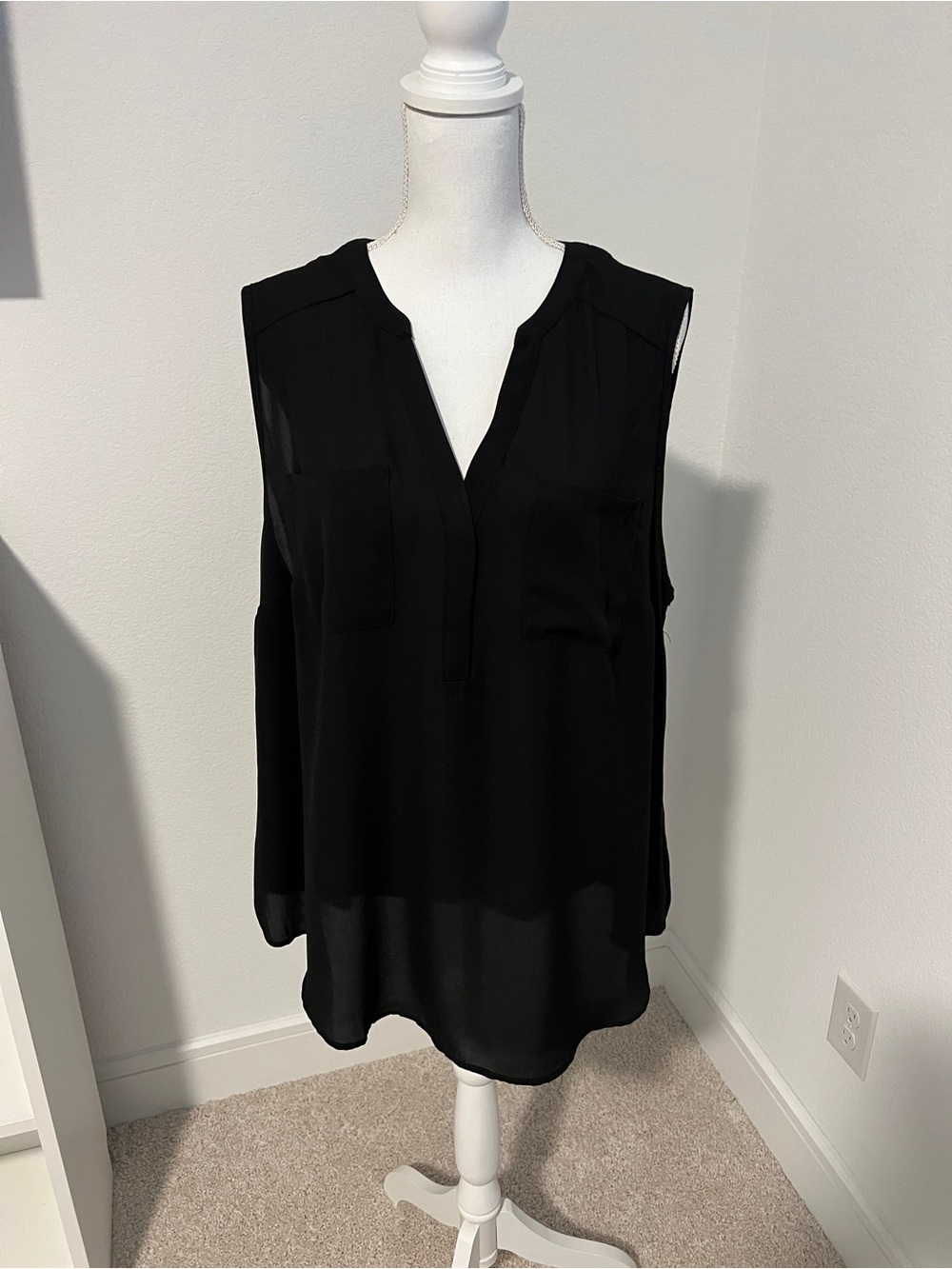 GUC Women’s Black Torrid Sleeveless V-Neck Blouse - 2X